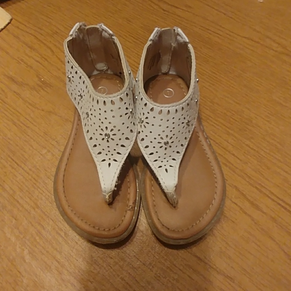 ✳️3/$10✳️ Like New little girl sandals